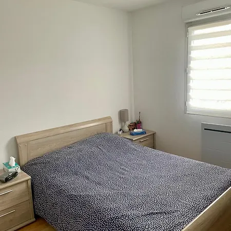 Aux Portes De Lille : Piscine & Balcon Apartmán *