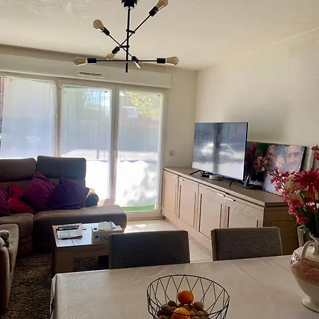 Apartmán Aux Portes De Lille : Piscine & Balcon Saint-Andre-lez-Lille